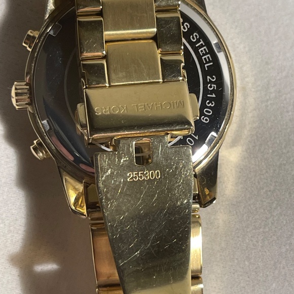 Michael Kors Mercer MK5726 Gold Tone Wrist Watch